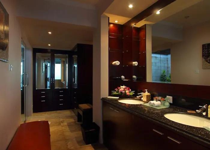 ホテル Asmara Heavenly Nusa Dua 4*